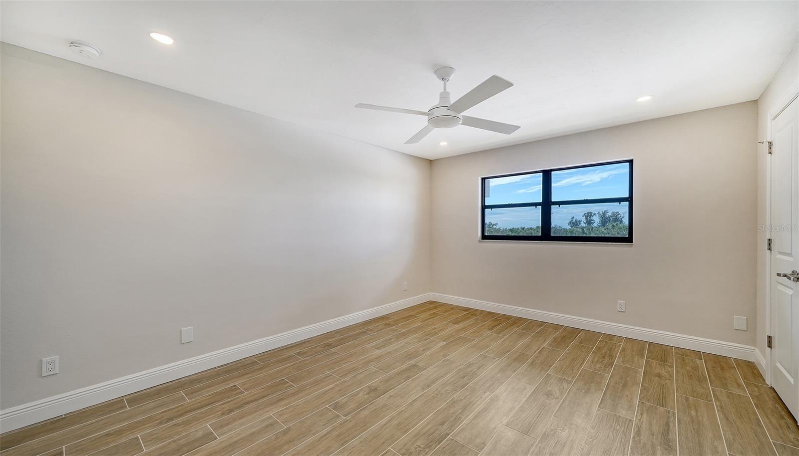 5760 MIDNIGHT PASS RD #307D, SARASOTA, FL, 34242