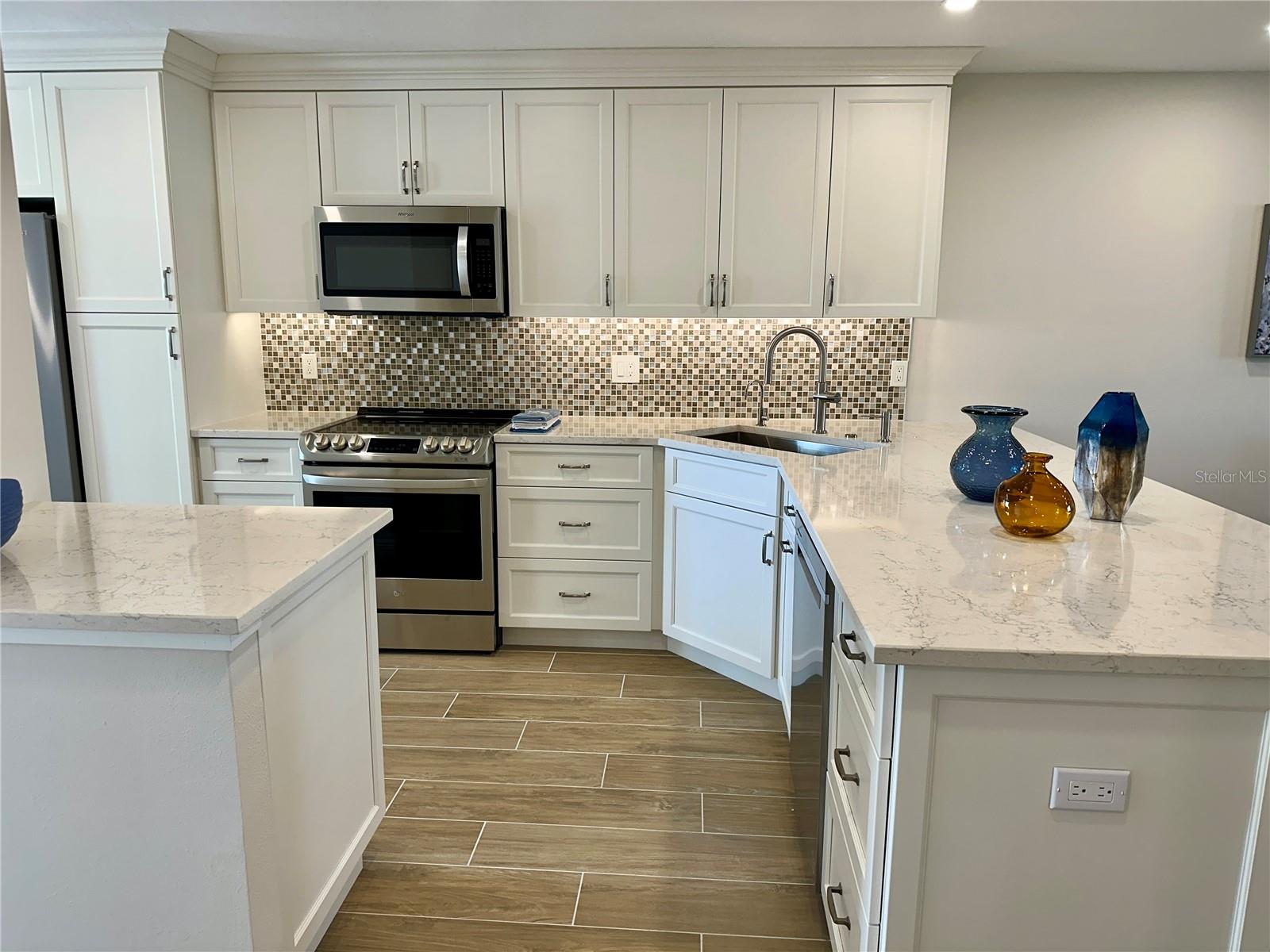 5760 MIDNIGHT PASS RD #307D, SARASOTA, FL, 34242