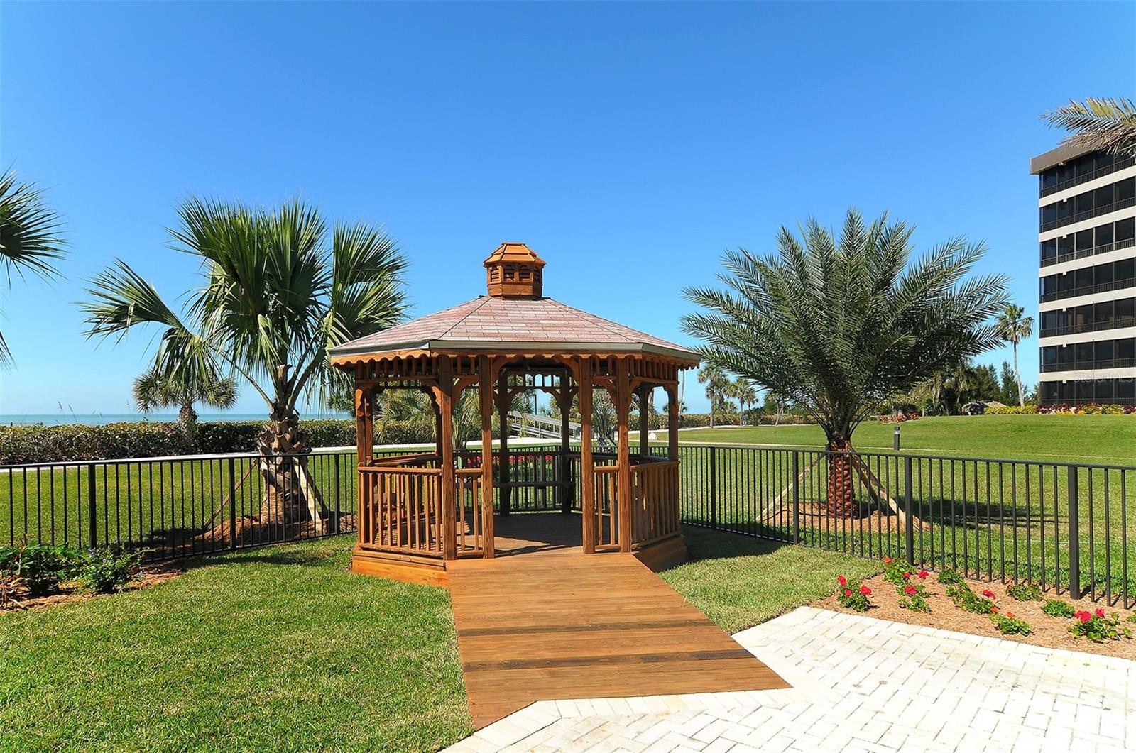5760 MIDNIGHT PASS RD #307D, SARASOTA, FL, 34242