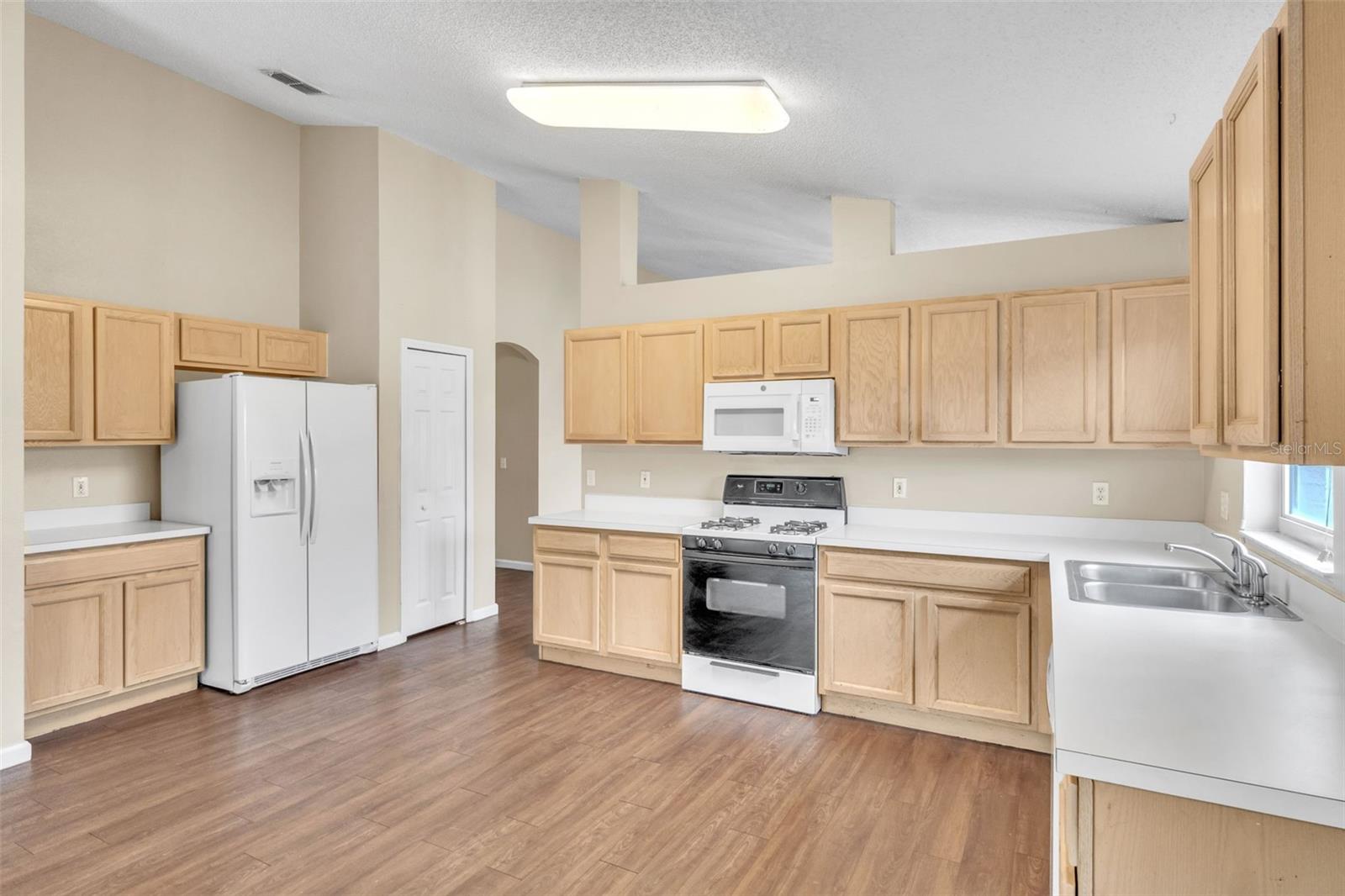 6621 BOUGANVILLEA CRESCENT DR, ORLANDO, FL, 32809