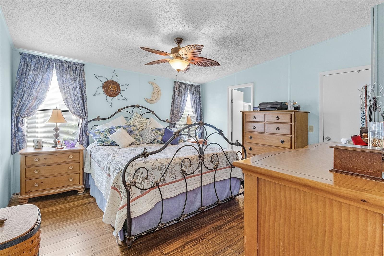 9092 FLAMINGO CIR, NORTH FORT MYERS, FL, 33903