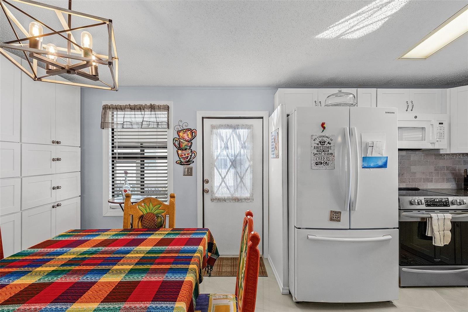 9092 FLAMINGO CIR, NORTH FORT MYERS, FL, 33903