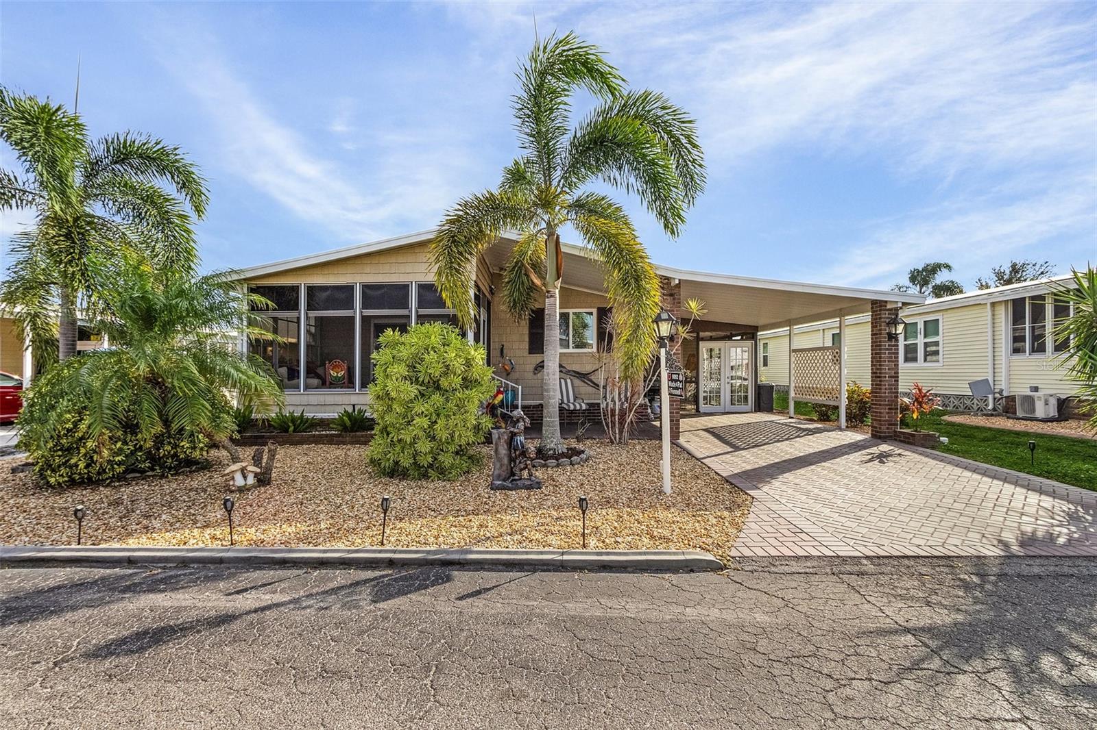 9092 FLAMINGO CIR, NORTH FORT MYERS, FL, 33903