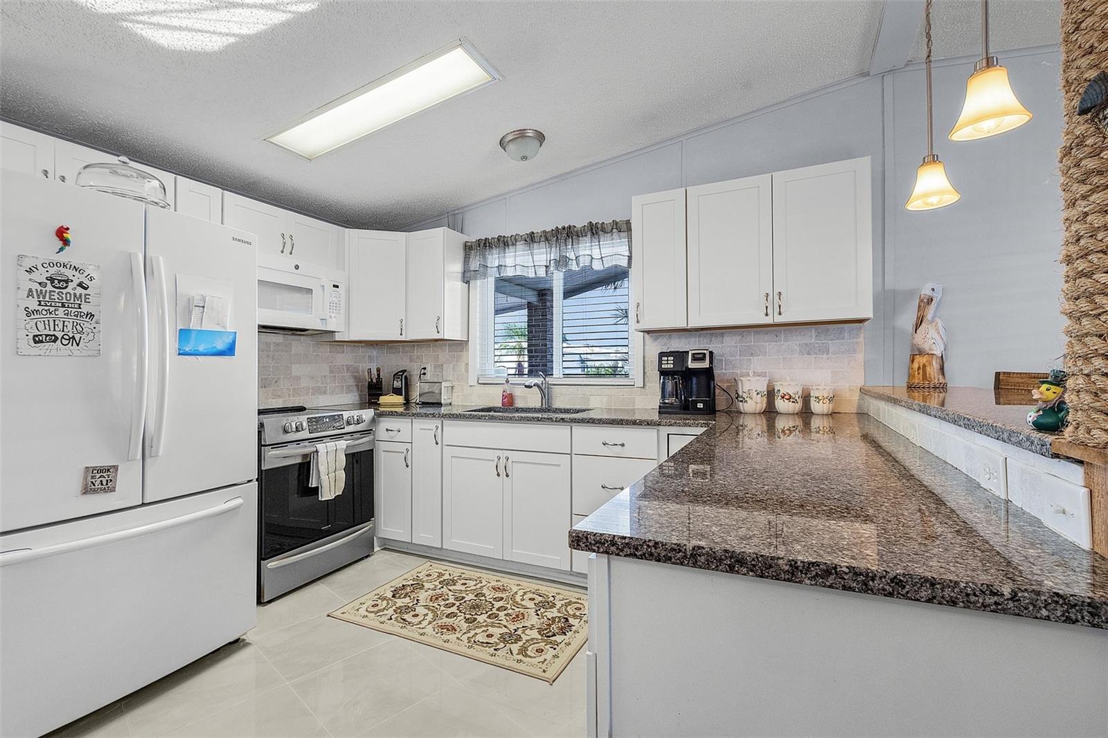 9092 FLAMINGO CIR, NORTH FORT MYERS, FL, 33903