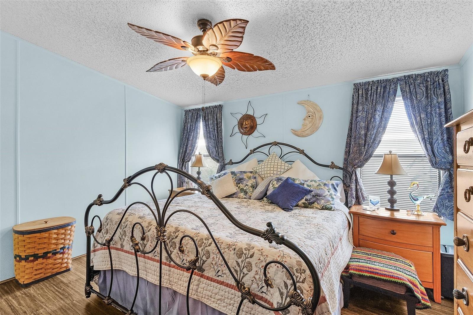 9092 FLAMINGO CIR, NORTH FORT MYERS, FL, 33903