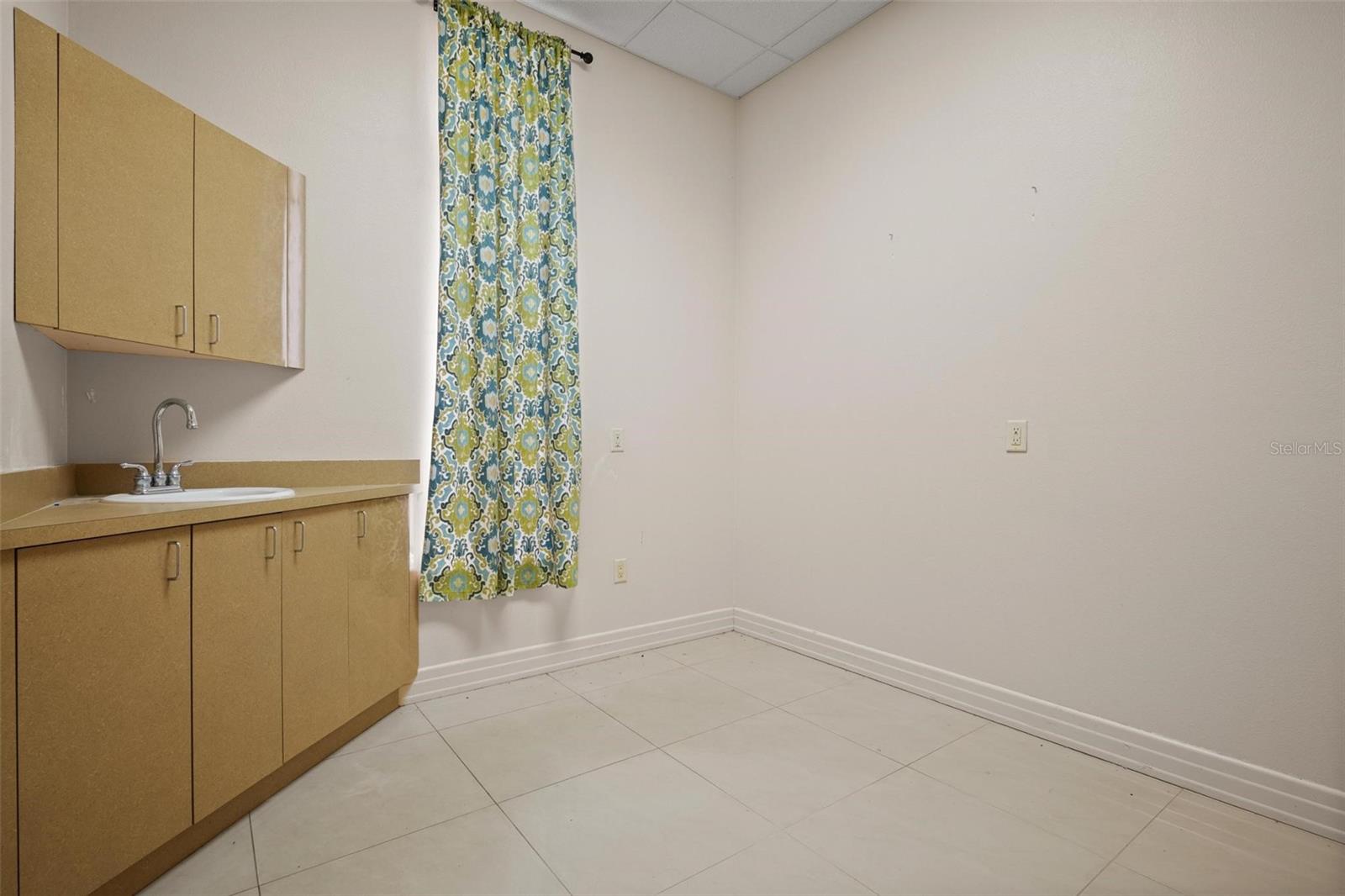 3730 TAMPA RD #3730-B, PALM HARBOR, FL, 34684