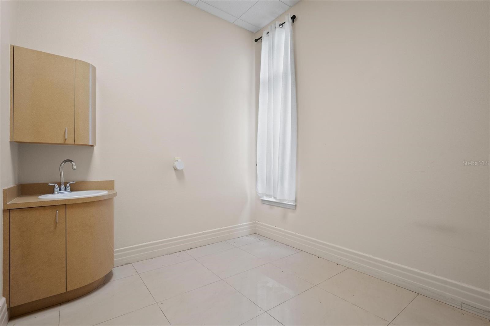 3730 TAMPA RD #3730-B, PALM HARBOR, FL, 34684