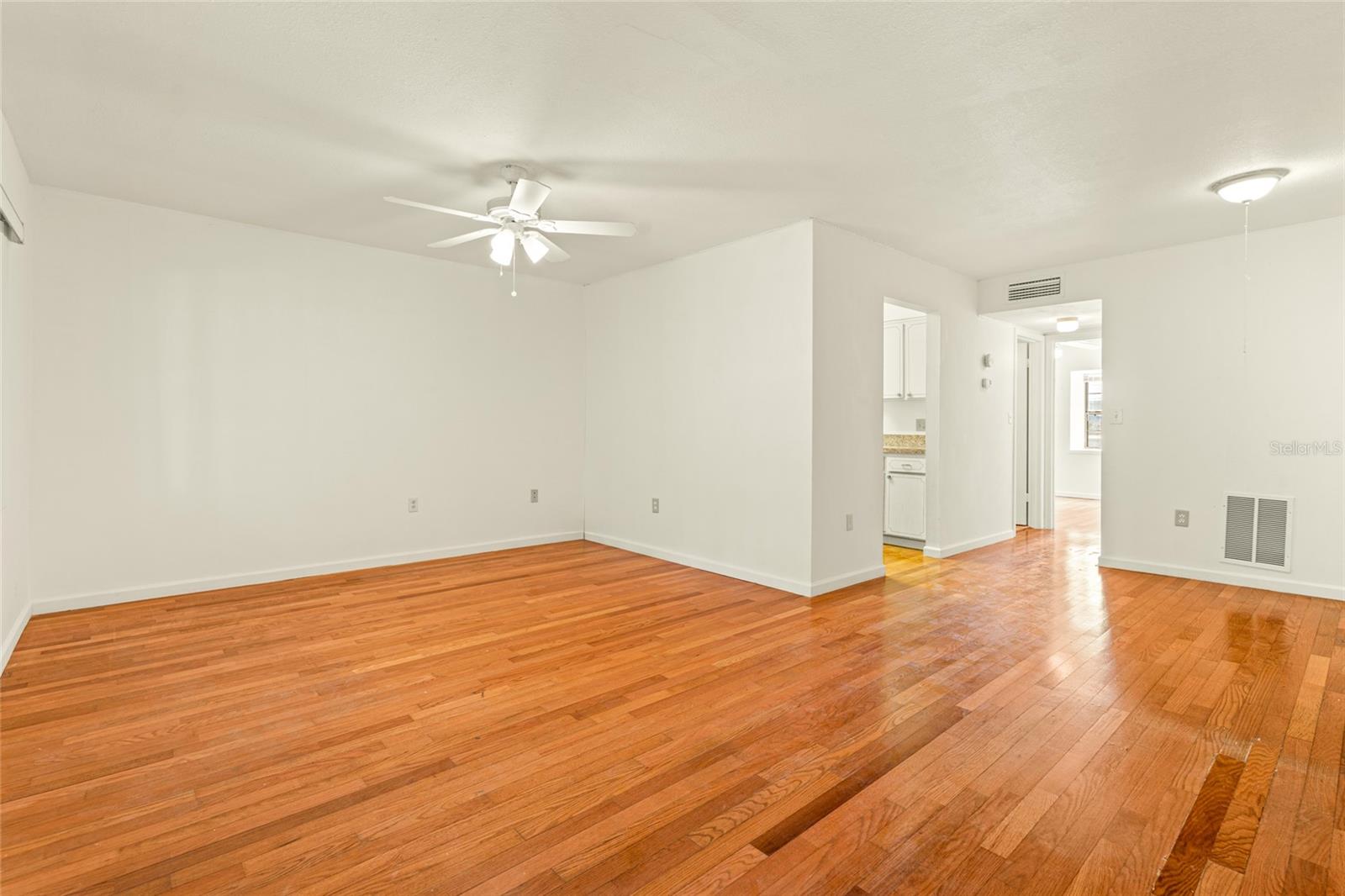 4335 AEGEAN DR #240A, TAMPA, FL, 33611
