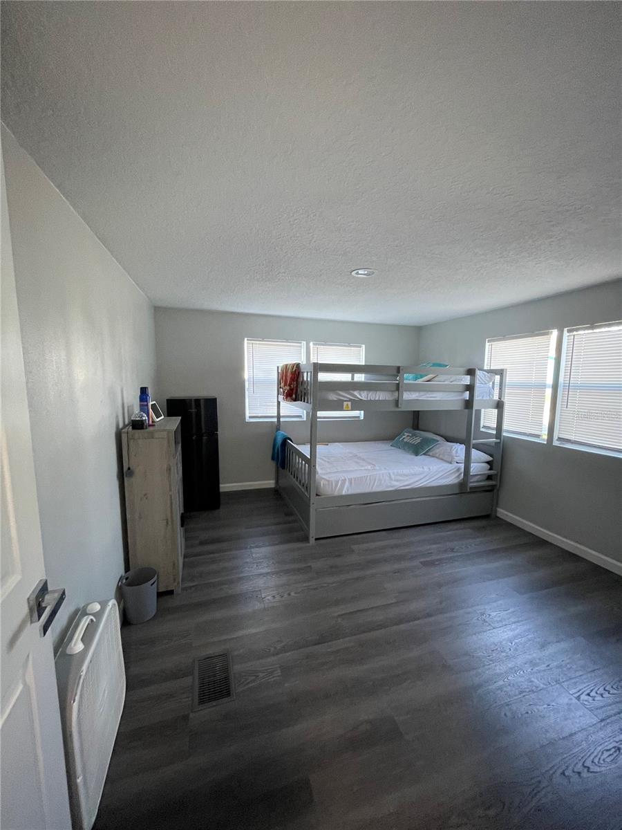 8150 CHARLIN PKWY, ORLANDO, FL, 32822
