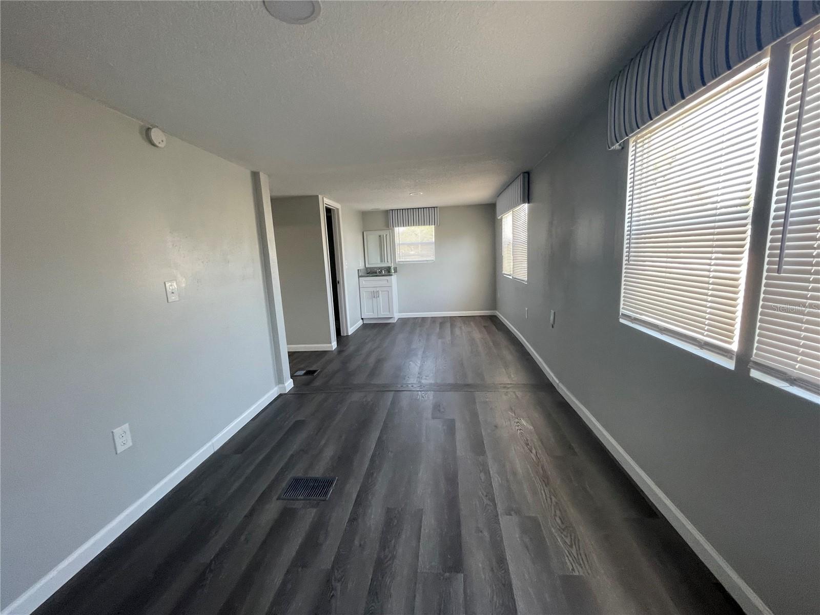 8150 CHARLIN PKWY, ORLANDO, FL, 32822