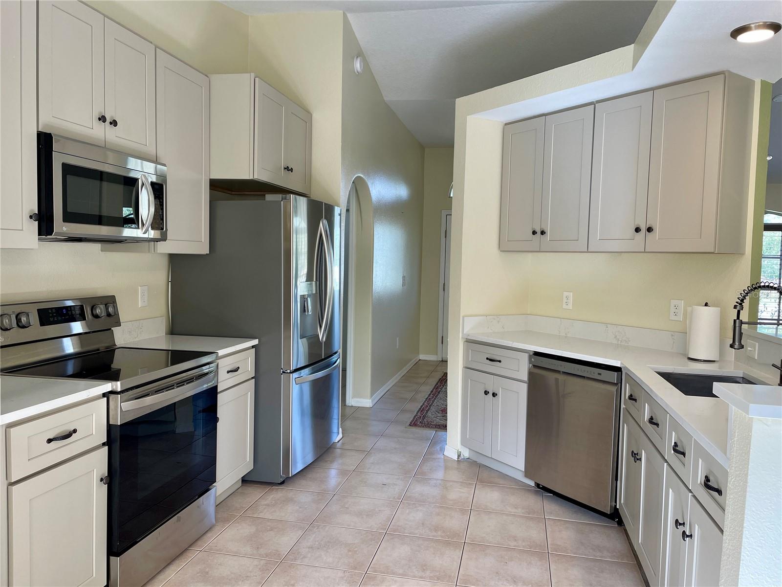 10448 CANARY AVE, WEEKI WACHEE, FL, 34613