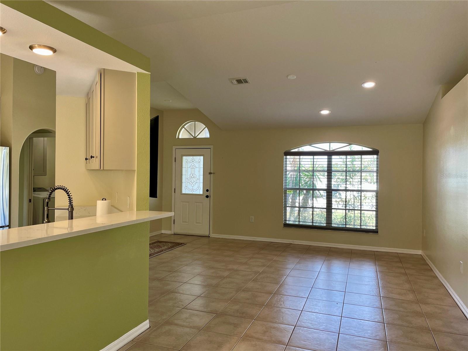 10448 CANARY AVE, WEEKI WACHEE, FL, 34613