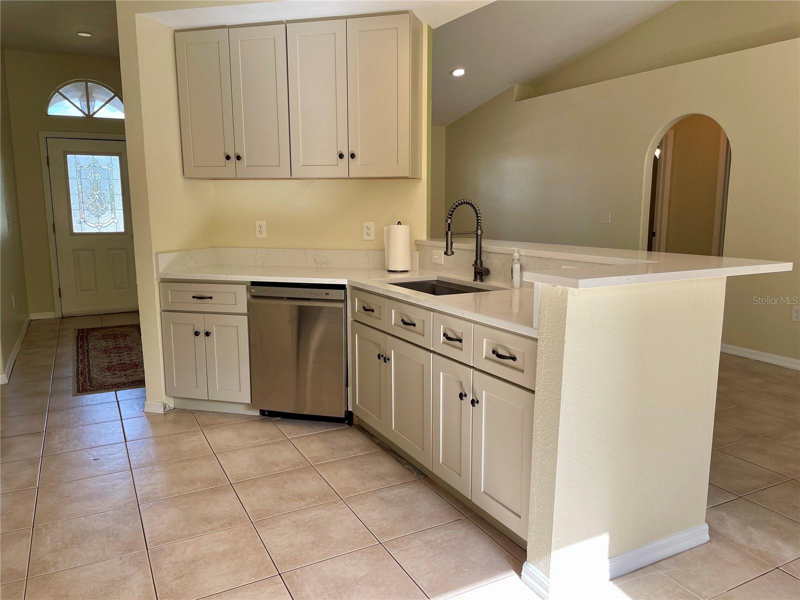 10448 CANARY AVE, WEEKI WACHEE, FL, 34613