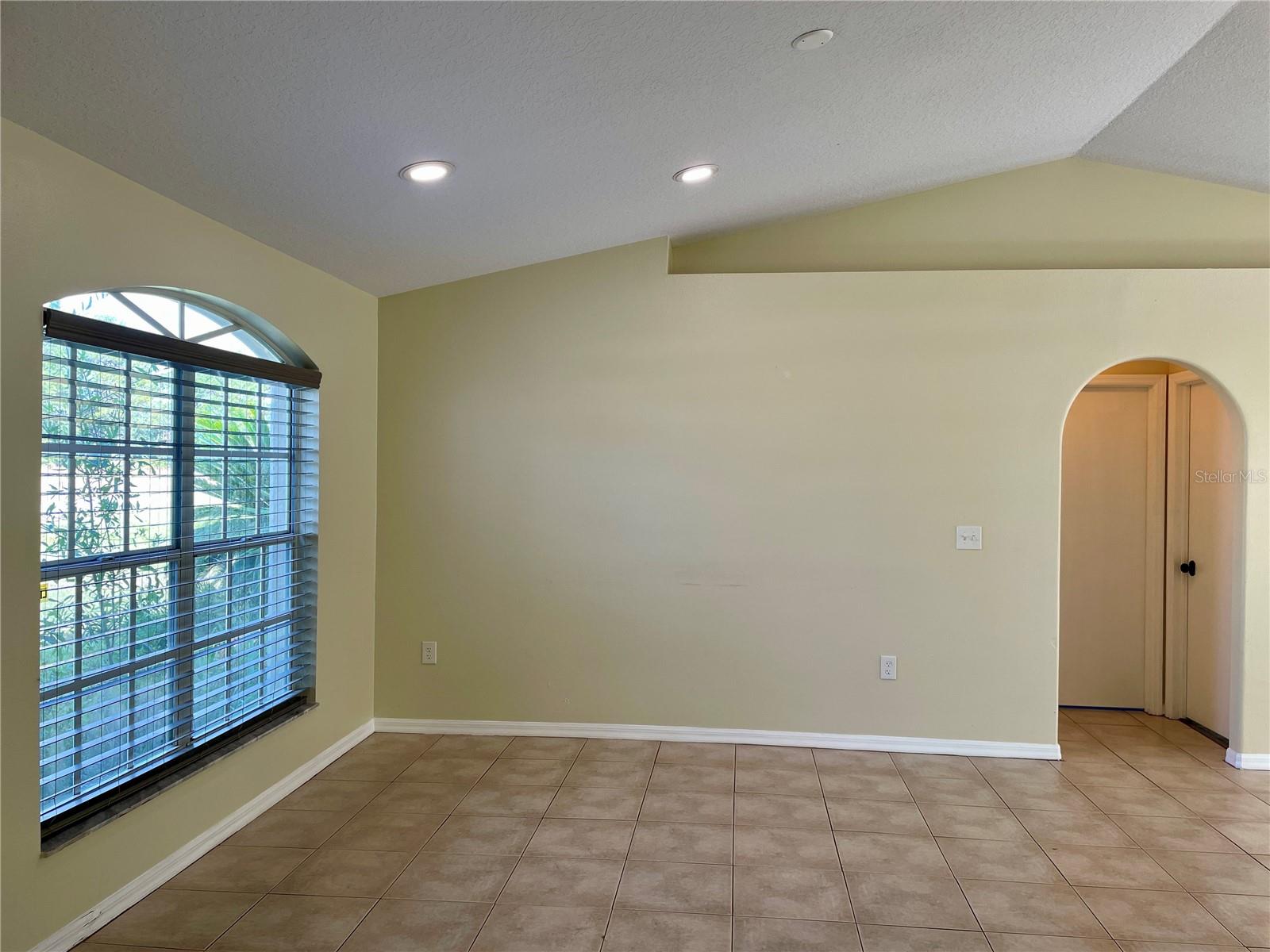 10448 CANARY AVE, WEEKI WACHEE, FL, 34613