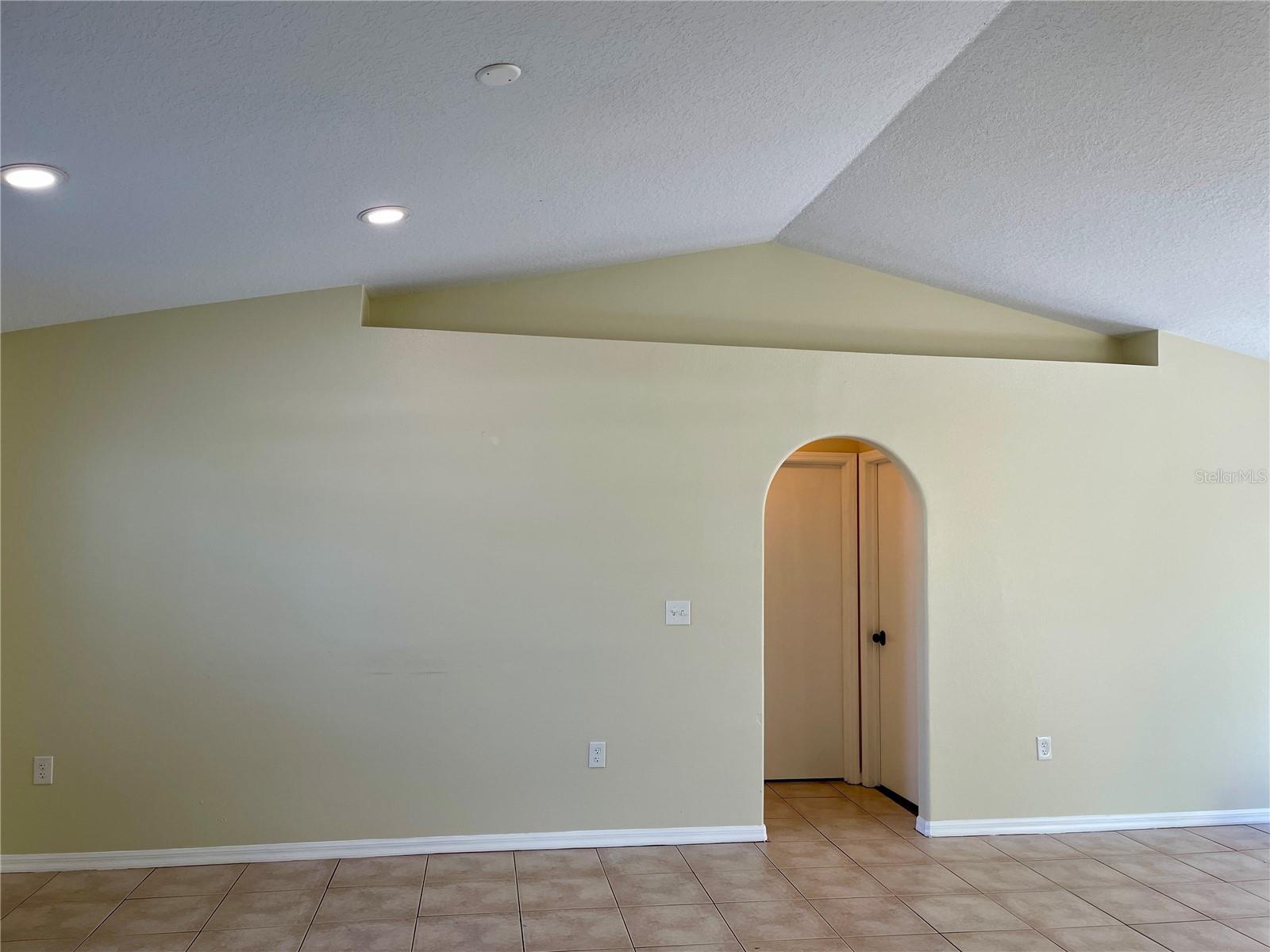10448 CANARY AVE, WEEKI WACHEE, FL, 34613