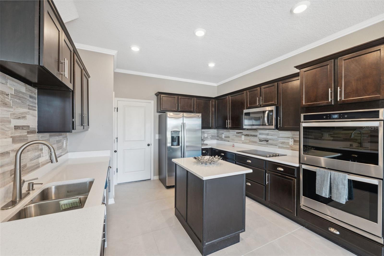 10721 SOUTHERN FOREST DR, RIVERVIEW, FL, 33578