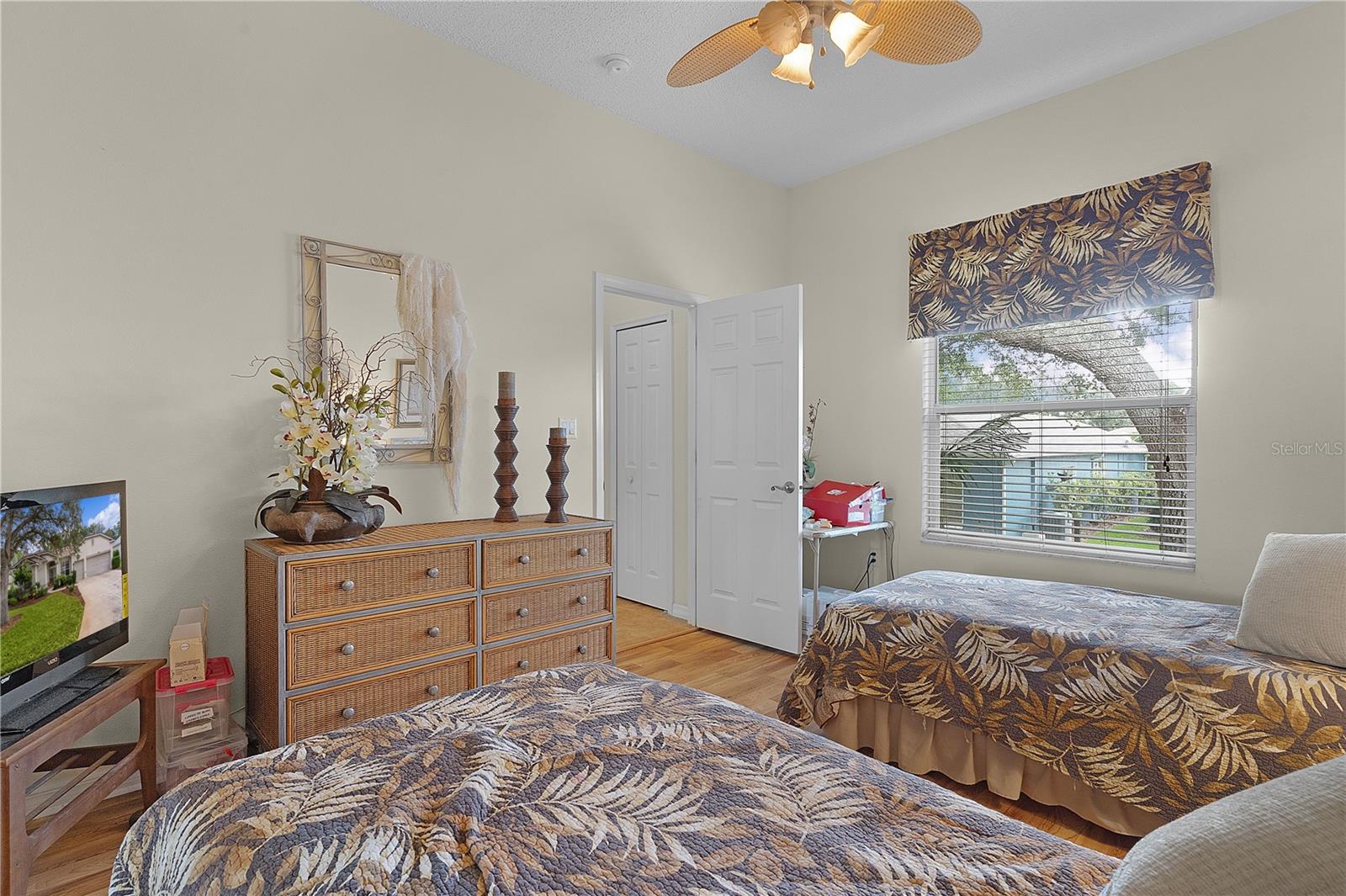 4912 SAWGRASS LAKE CIR, LEESBURG, FL, 34748