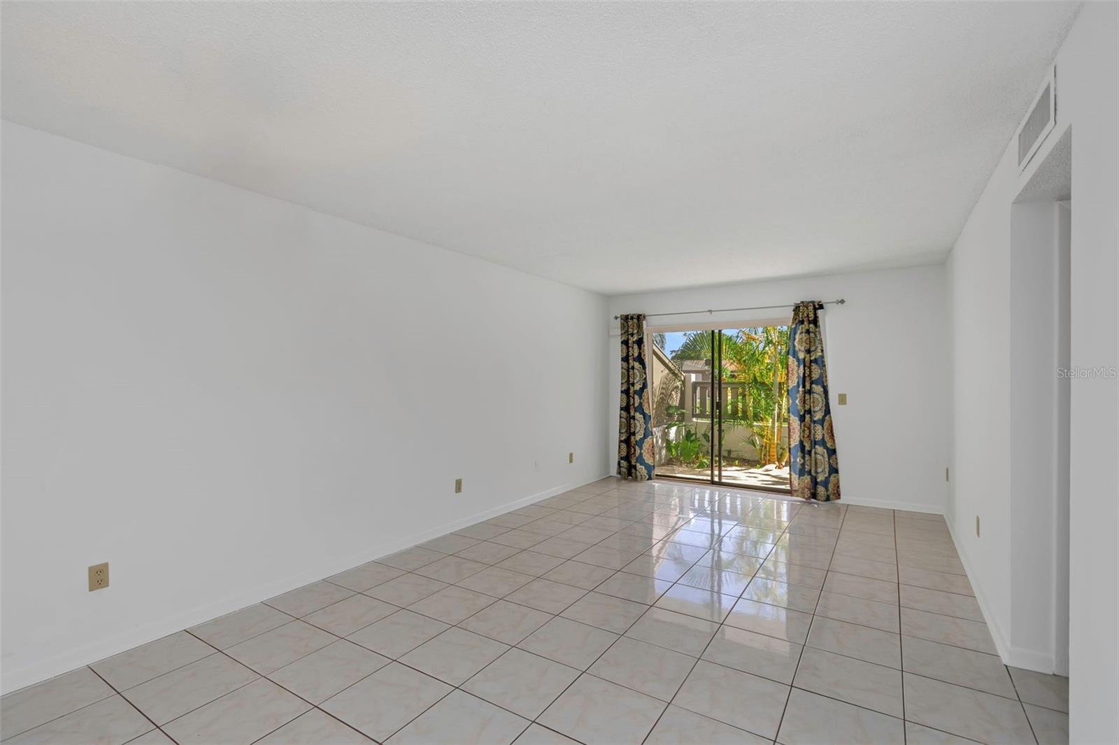1960 LAKEWOOD CLUB DR S #2B, ST PETERSBURG, FL, 33712