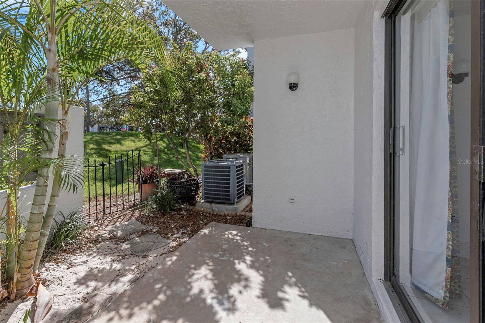 1960 LAKEWOOD CLUB DR S #2B, ST PETERSBURG, FL, 33712