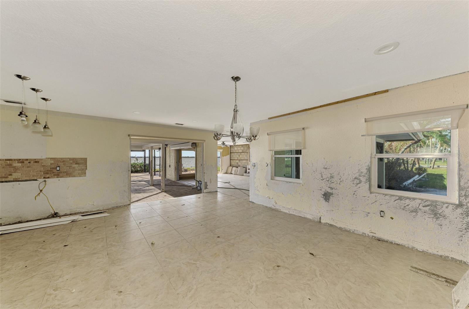 300 NORTH DR, ENGLEWOOD, FL, 34223