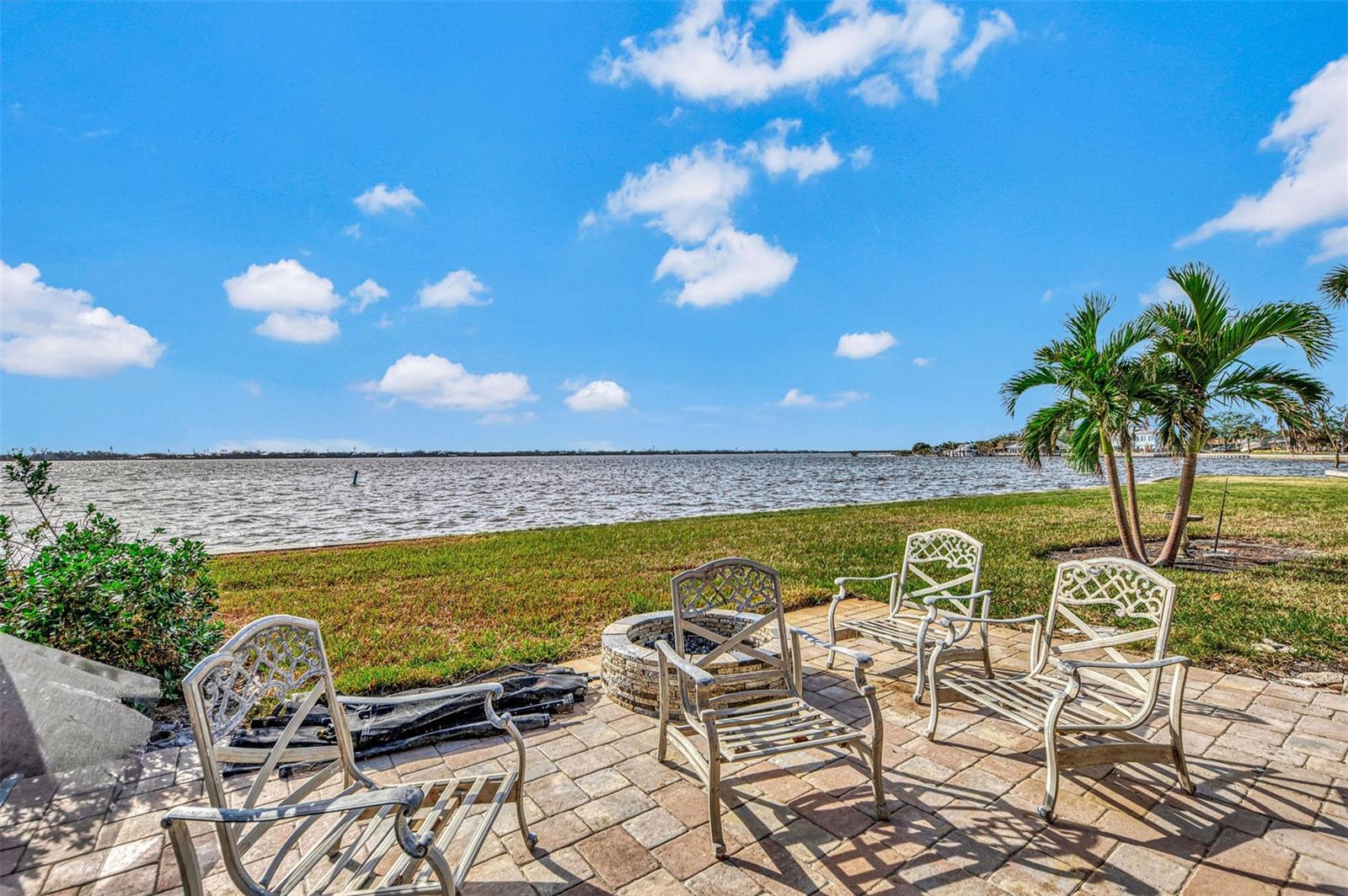 300 NORTH DR, ENGLEWOOD, FL, 34223
