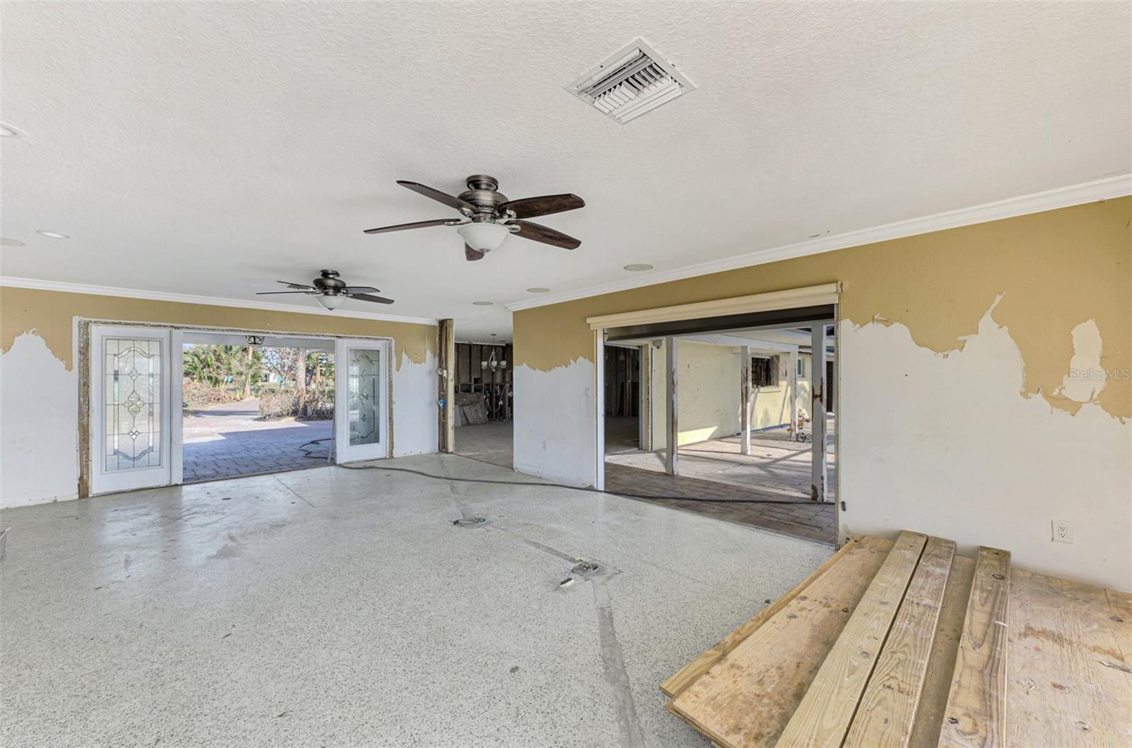 300 NORTH DR, ENGLEWOOD, FL, 34223