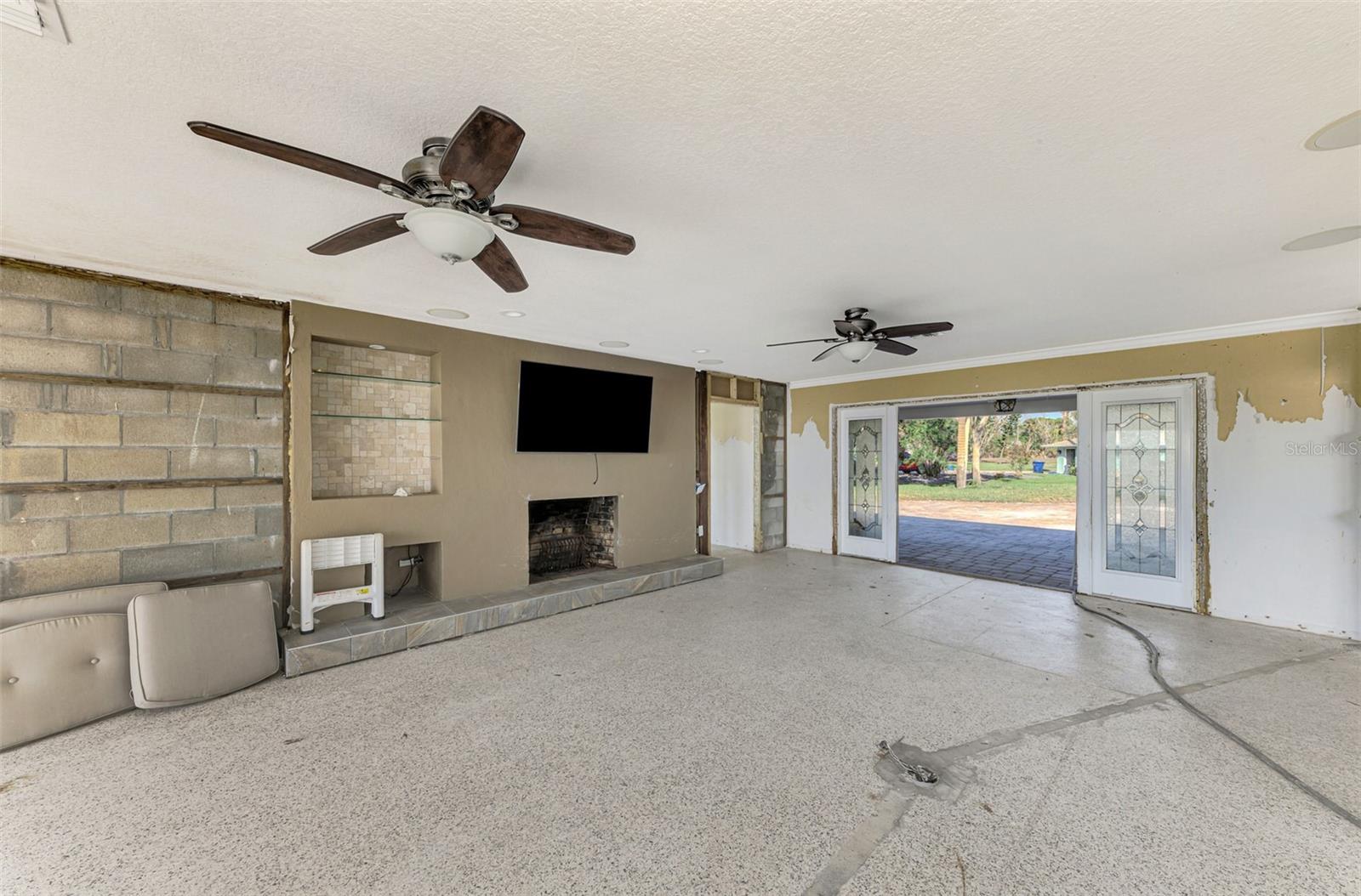 300 NORTH DR, ENGLEWOOD, FL, 34223