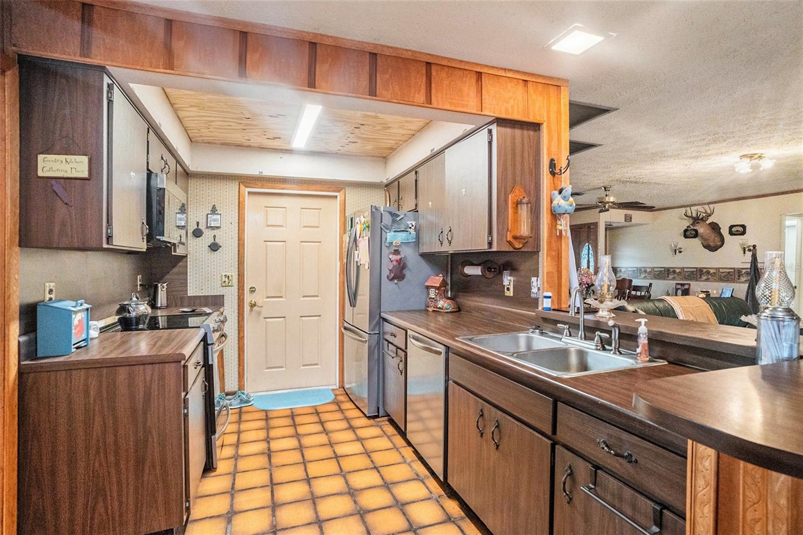 8711 STATE RD #674, WIMAUMA, FL, 33598
