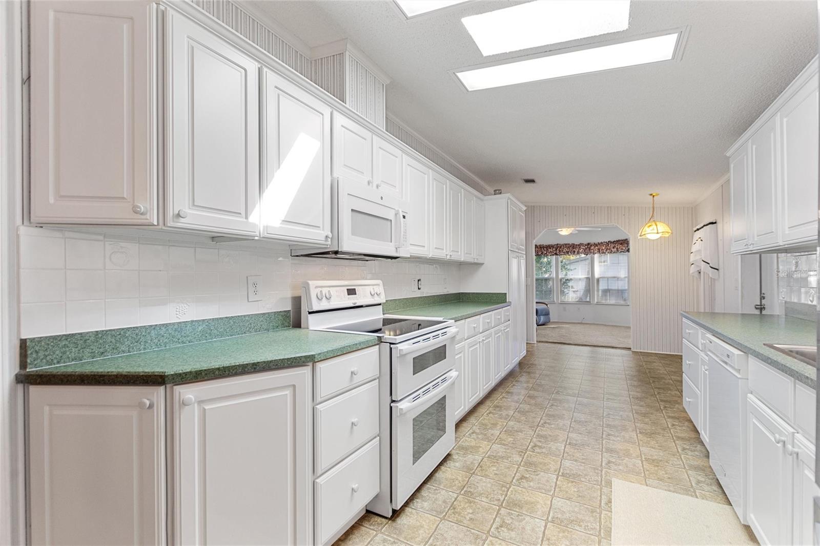324 JACKSON PARK AVE, DAVENPORT, FL, 33897