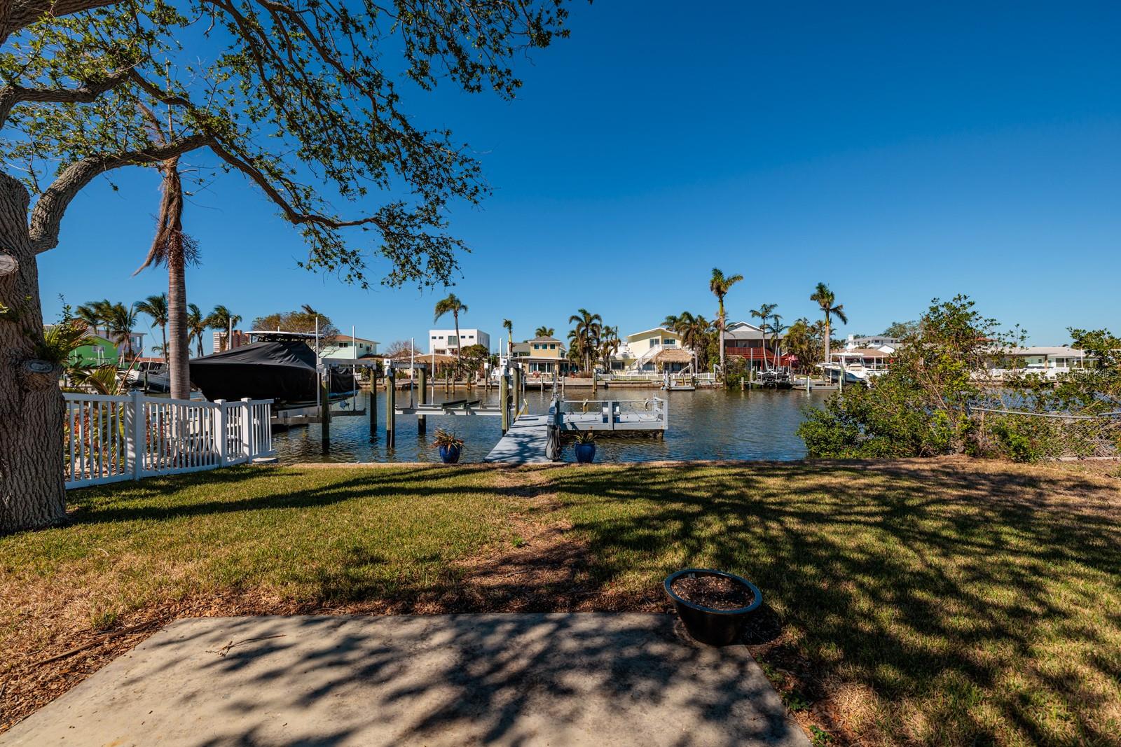 17726 LONG POINT DR, REDINGTON SHORES, FL, 33708