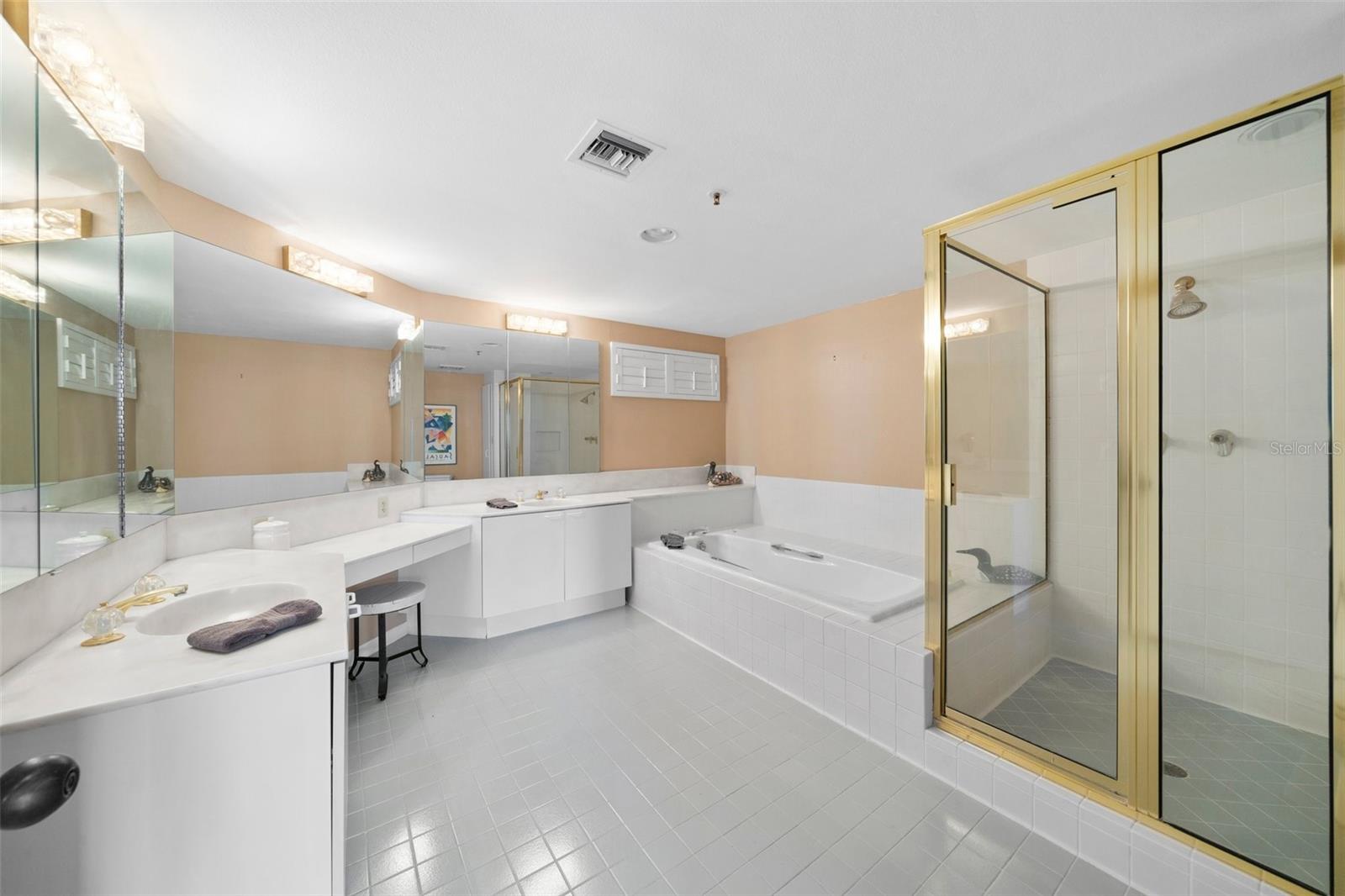 2120 HARBOURSIDE DR #617, LONGBOAT KEY, FL, 34228