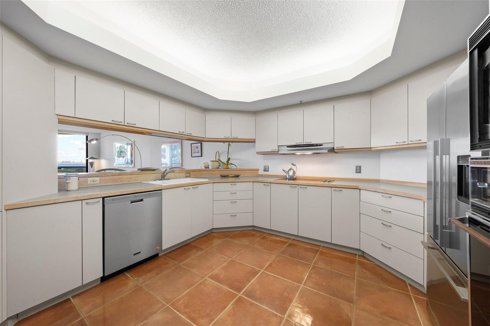 2120 HARBOURSIDE DR #617, LONGBOAT KEY, FL, 34228