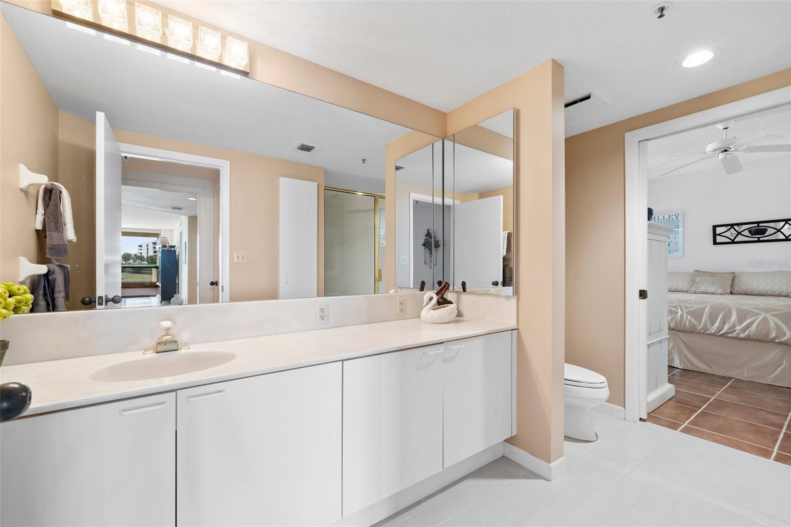 2120 HARBOURSIDE DR #617, LONGBOAT KEY, FL, 34228