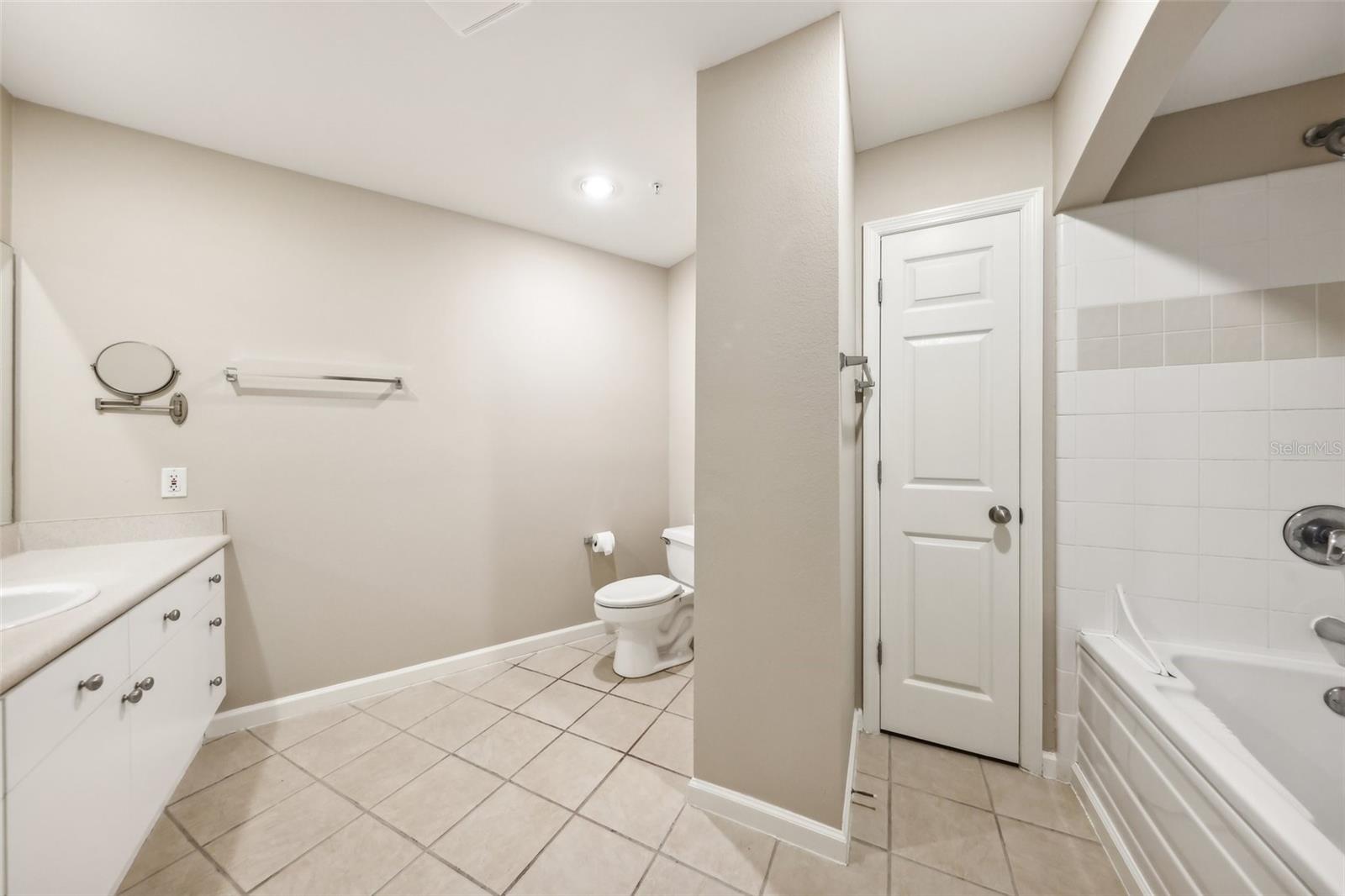 322 E CENTRAL BLVD #1002, ORLANDO, FL, 32801