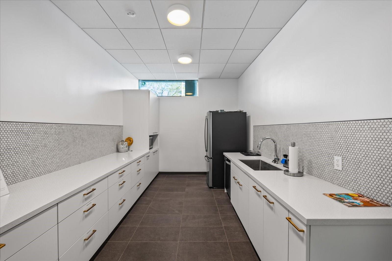 2401 BAYSHORE BLVD #410 & 510, TAMPA, FL, 33629