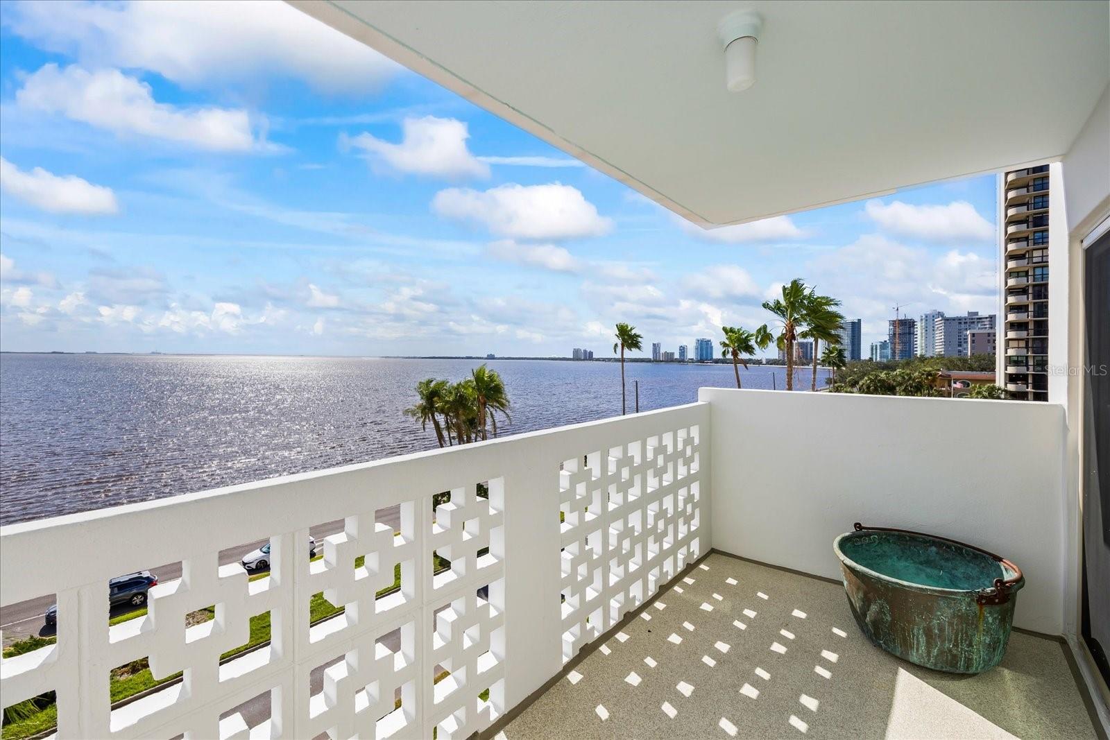 2401 BAYSHORE BLVD #410 & 510, TAMPA, FL, 33629