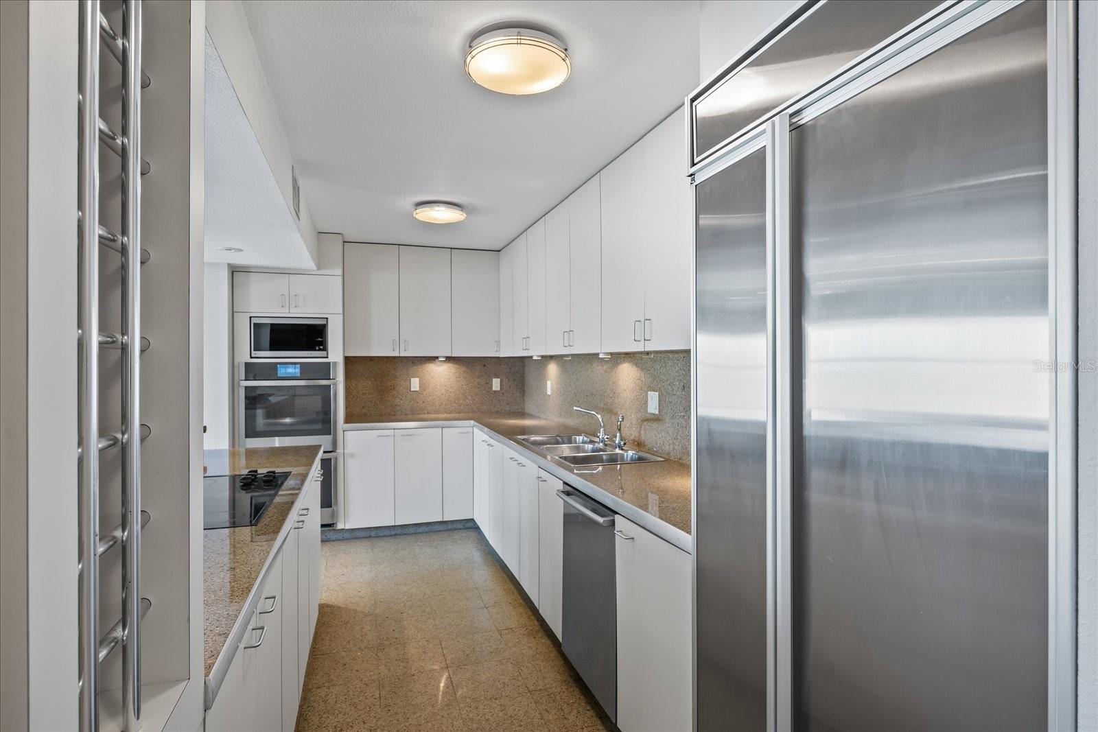 2401 BAYSHORE BLVD #410 & 510, TAMPA, FL, 33629