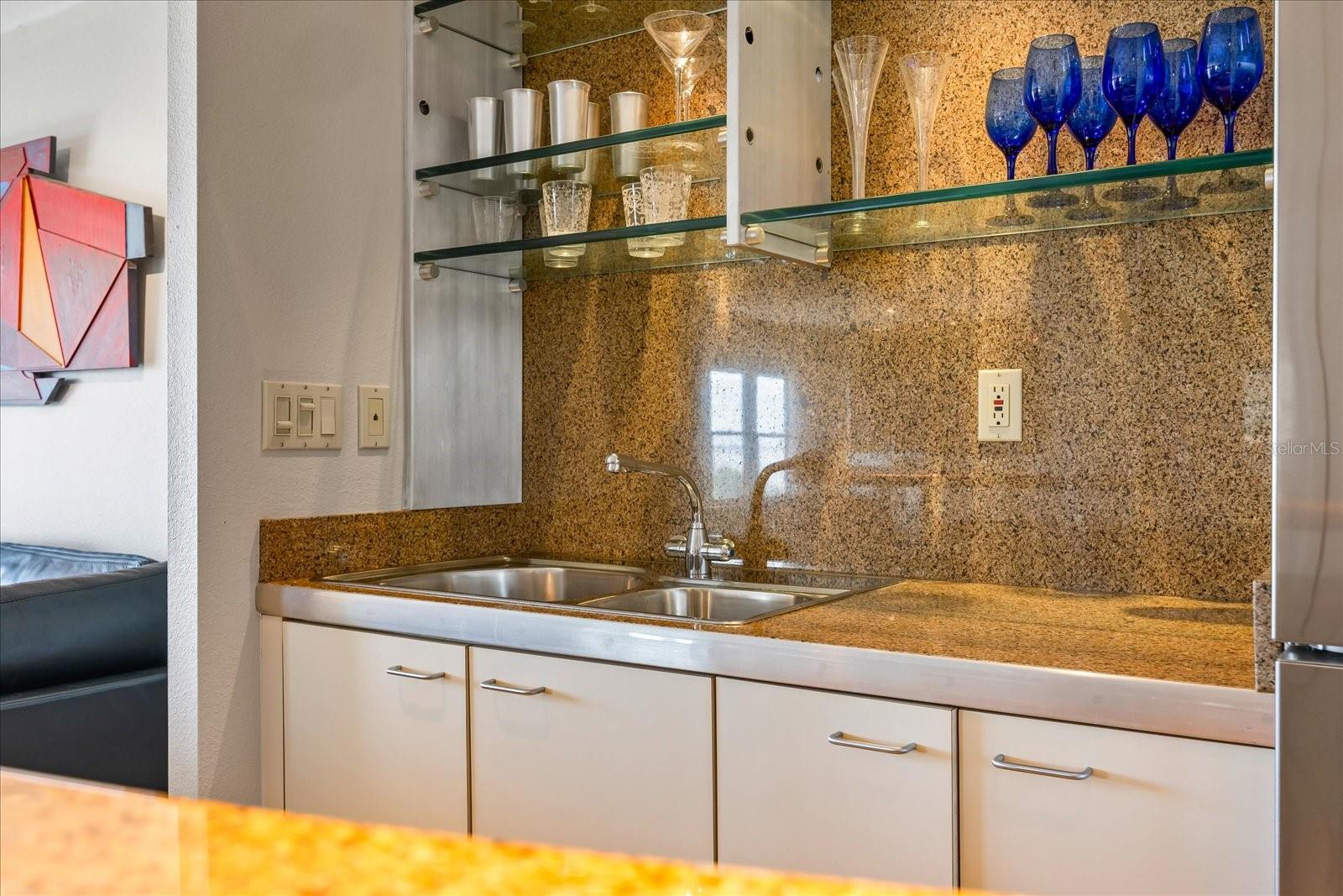 2401 BAYSHORE BLVD #410 & 510, TAMPA, FL, 33629
