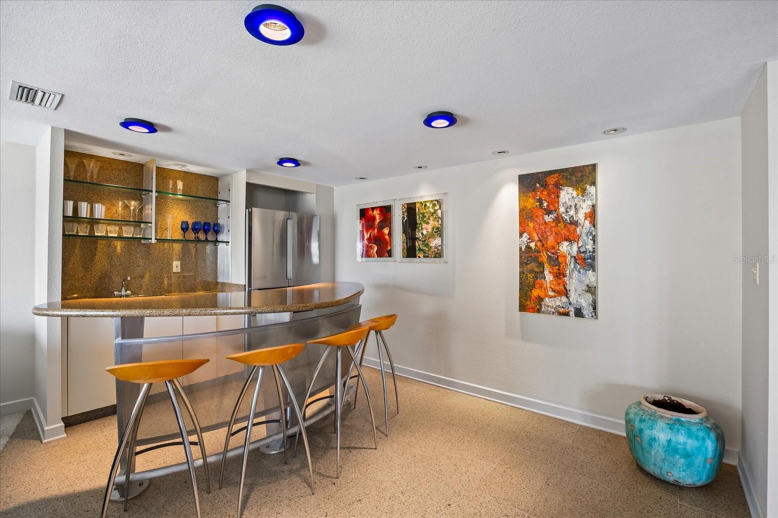 2401 BAYSHORE BLVD #410 & 510, TAMPA, FL, 33629