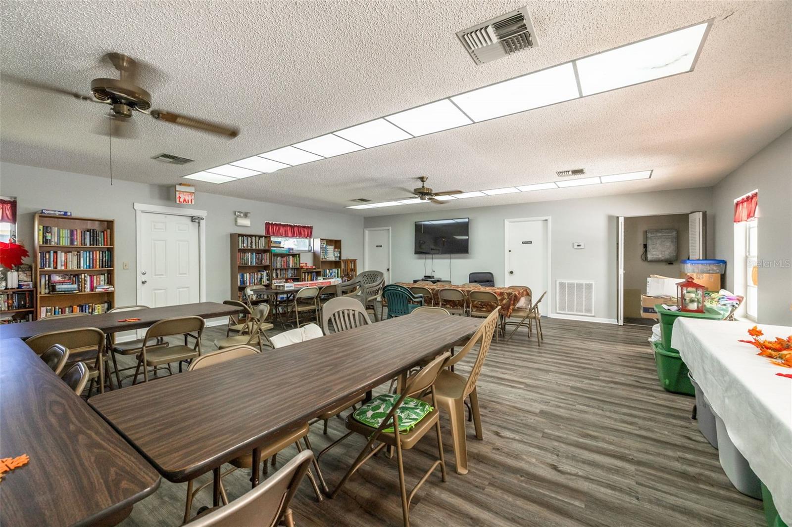 1150 ORANGE TREE CIR E #C, PALM HARBOR, FL, 34684