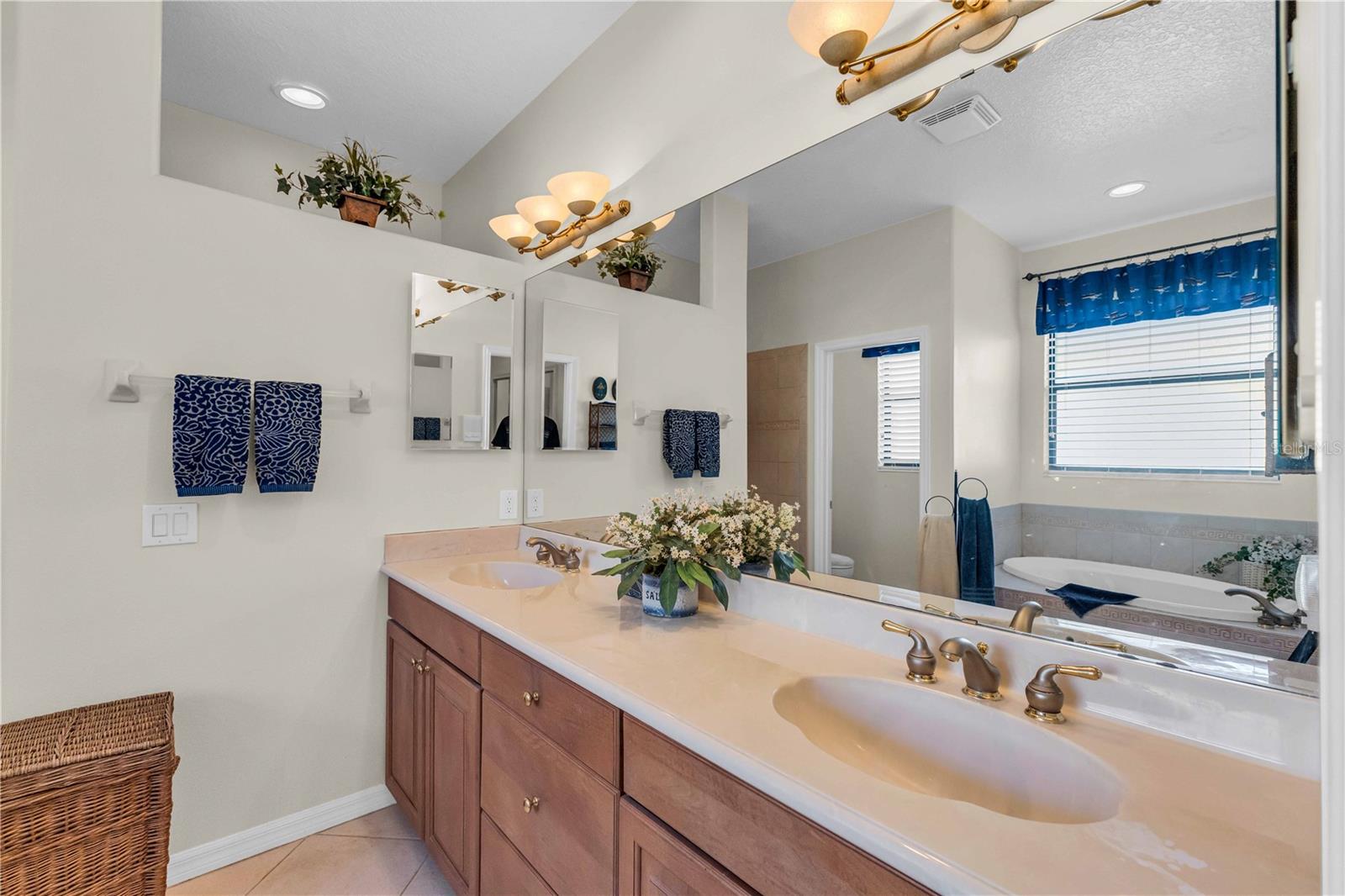 8231 STIRLING FALLS CIR, SARASOTA, FL, 34243