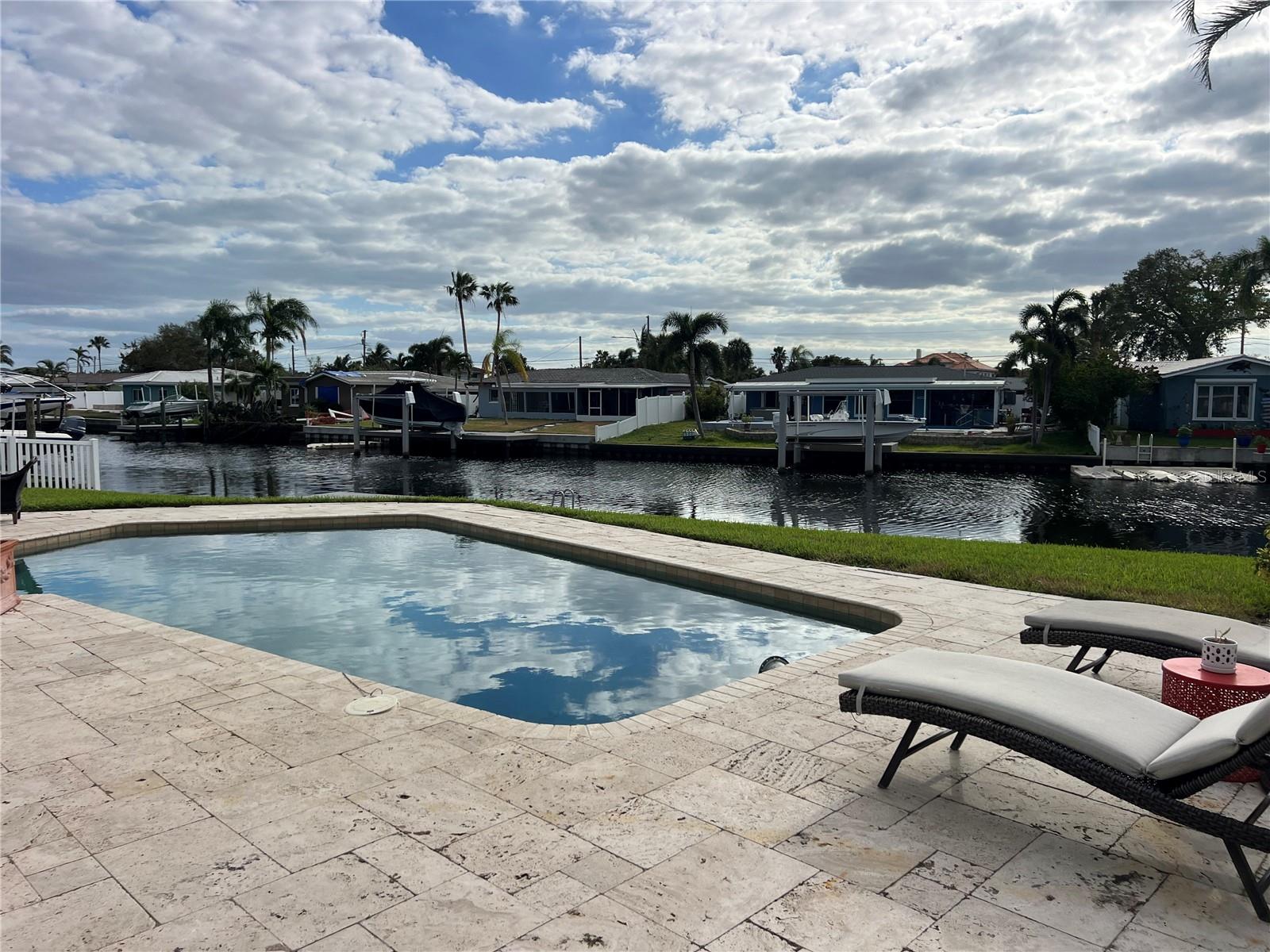9644 OAK ST NE, ST PETERSBURG, FL, 33702