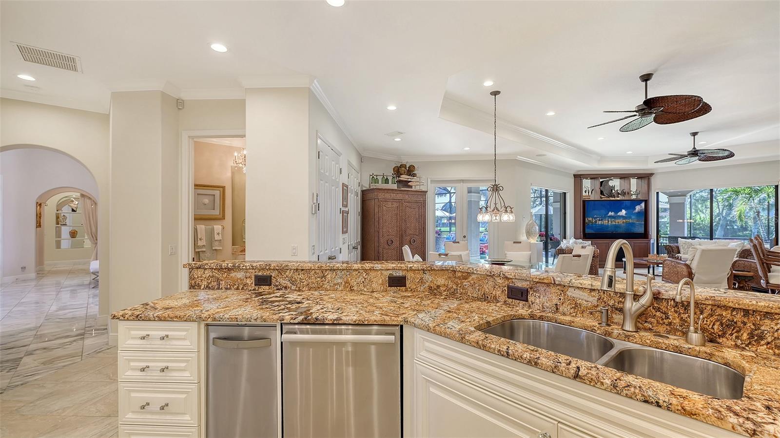 703 MACEWEN DR, OSPREY, FL, 34229