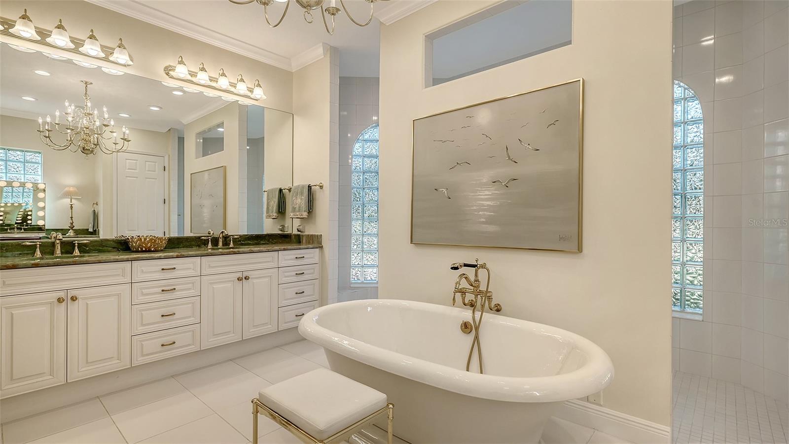 703 MACEWEN DR, OSPREY, FL, 34229