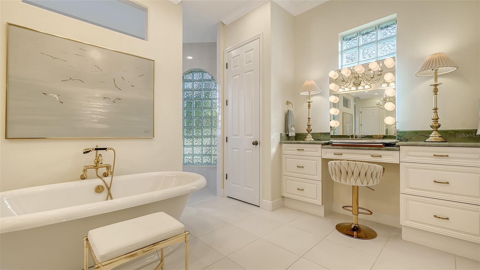 703 MACEWEN DR, OSPREY, FL, 34229