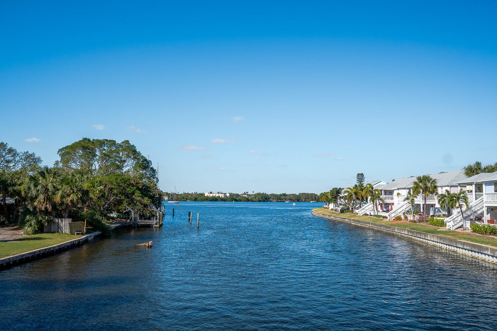 3911 SUNRISE DR S, ST PETERSBURG, FL, 33705
