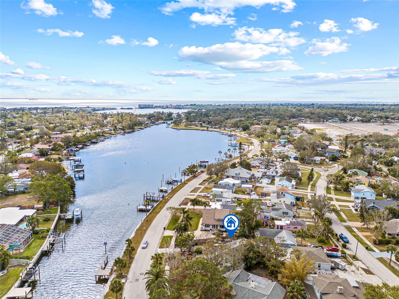 3911 SUNRISE DR S, ST PETERSBURG, FL, 33705