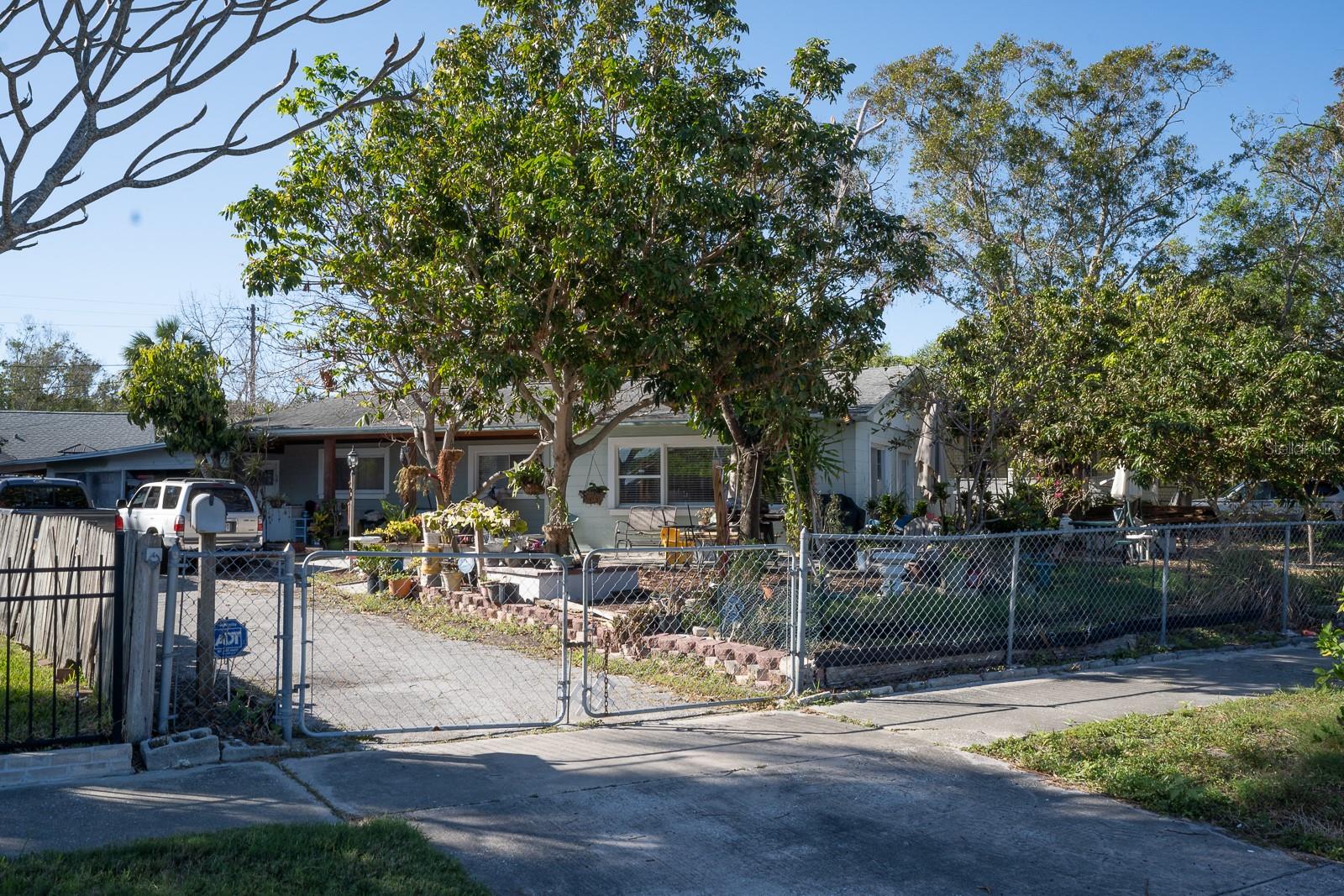 3911 SUNRISE DR S, ST PETERSBURG, FL, 33705
