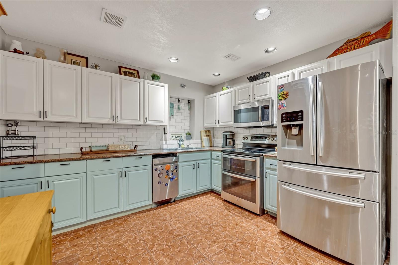 2460 OAK MILL DR, KISSIMMEE, FL, 34744