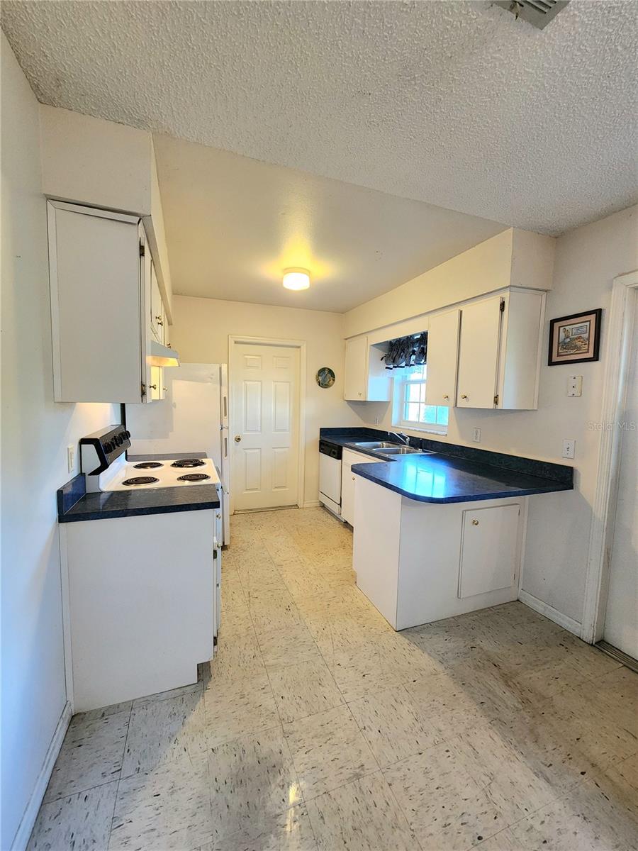 20054 US HIGHWAY 301, DADE CITY, FL, 33523